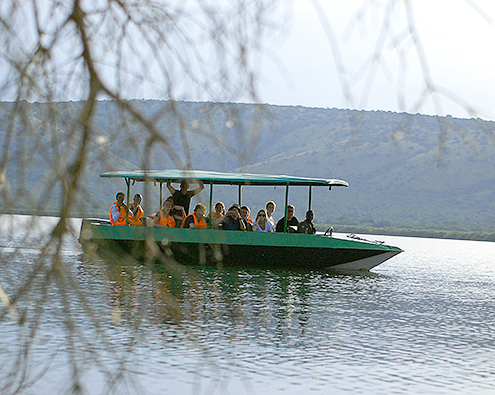 boatridelakemburonationalparkculturetour